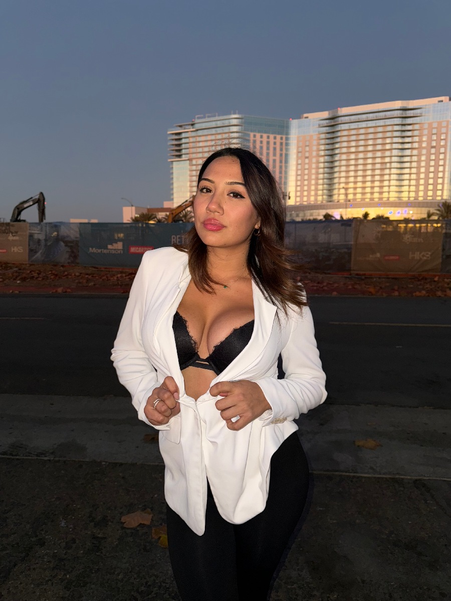 Take a pause and enjoy Ali Cruz — streaming from Cano