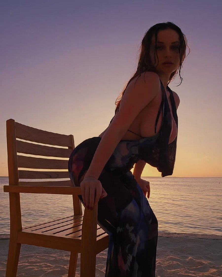 Sexy girl Miranda Faith nude in Cano