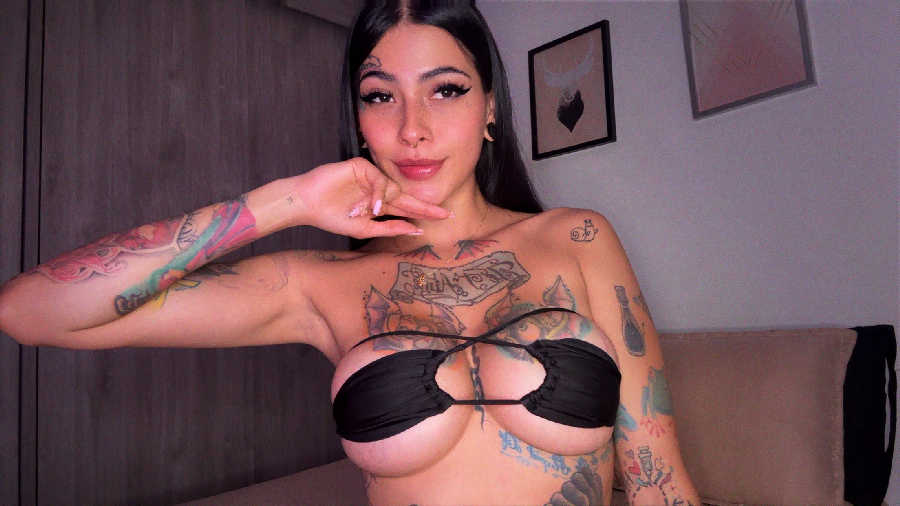 Sexy girl Eli Goth in Cano