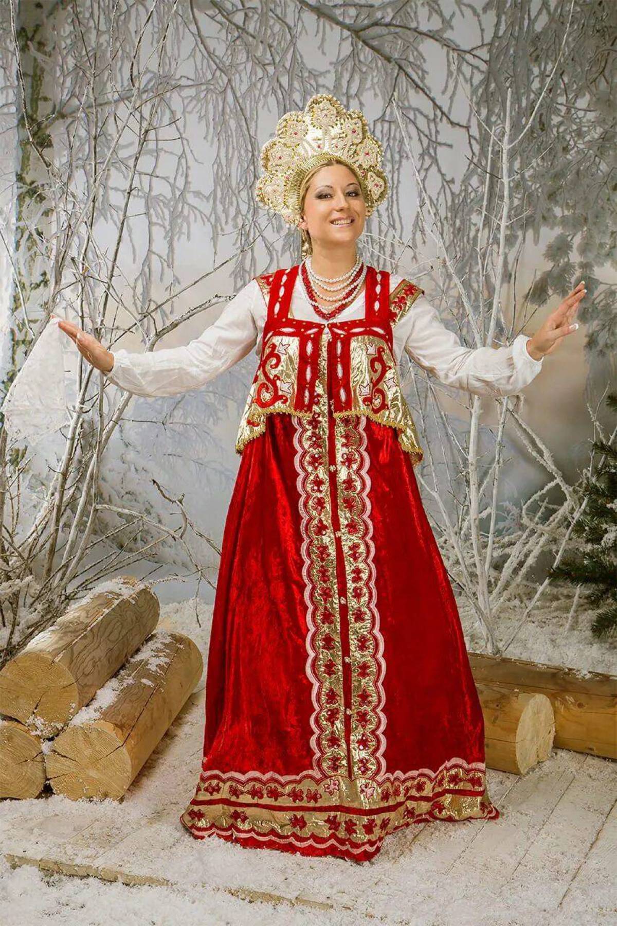 Girls in Slavic costumes in Cano