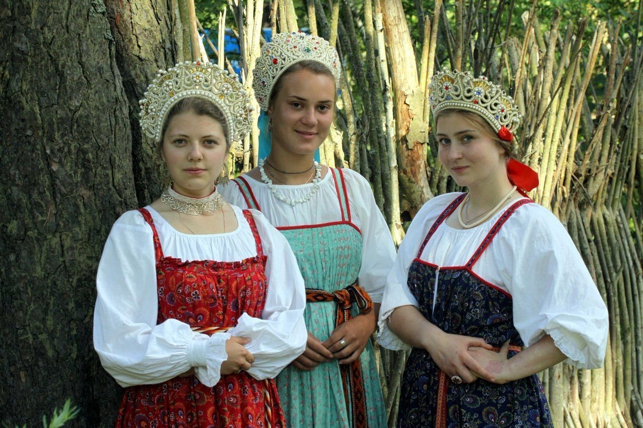 Sexy model Girls in Slavic costumes in Cano