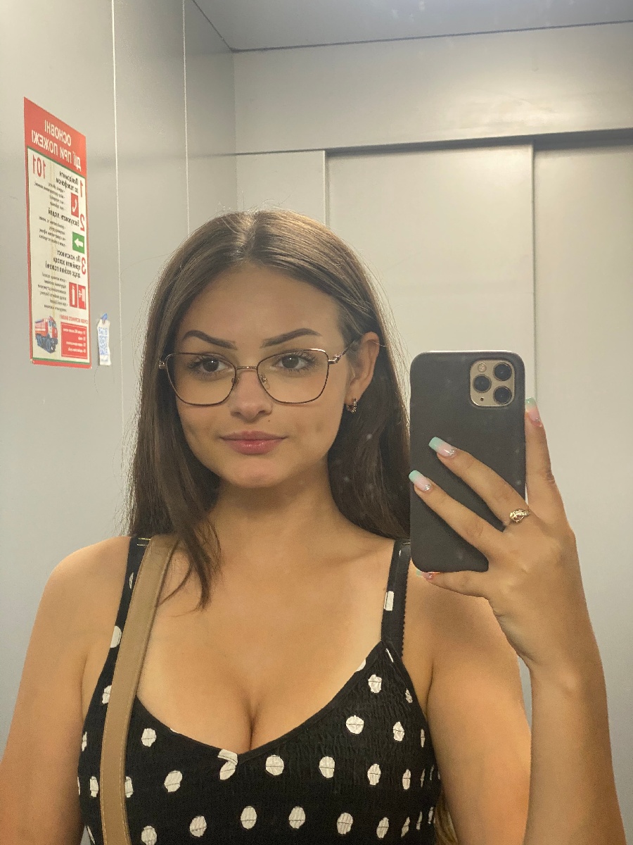 Sexy model Stacy in Cano